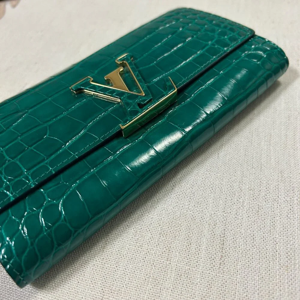 LV Green Crocodile Capucines Long Wallet. Louis Vuitton. NWT. Comes w/dust bag!